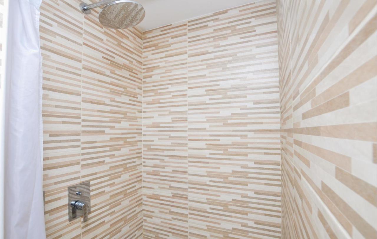 1 Bedroom Lovely Home In 芒通 外观 照片